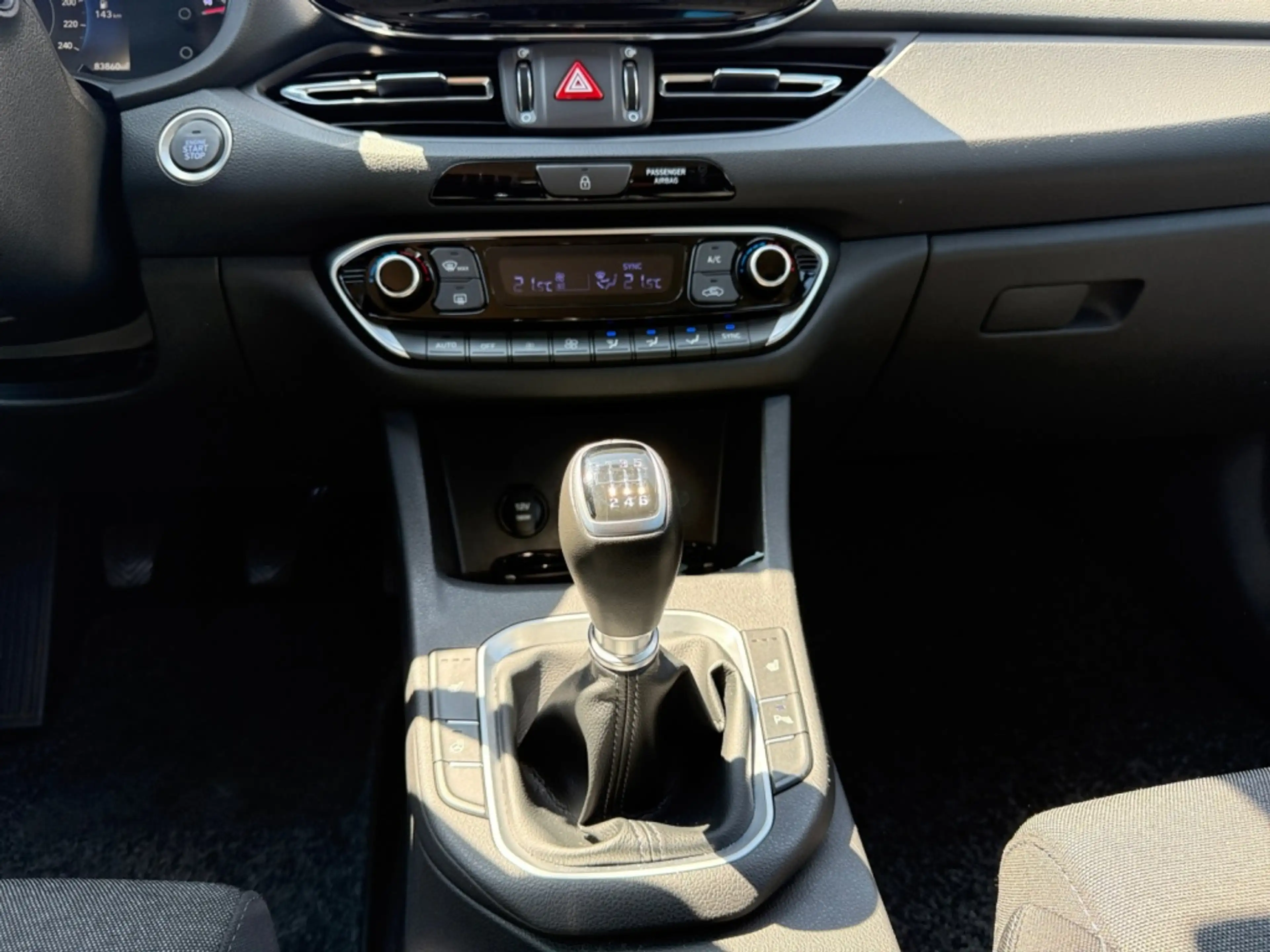 Hyundai i30 1.6 CRDI DCT Trend AUT — photo 12