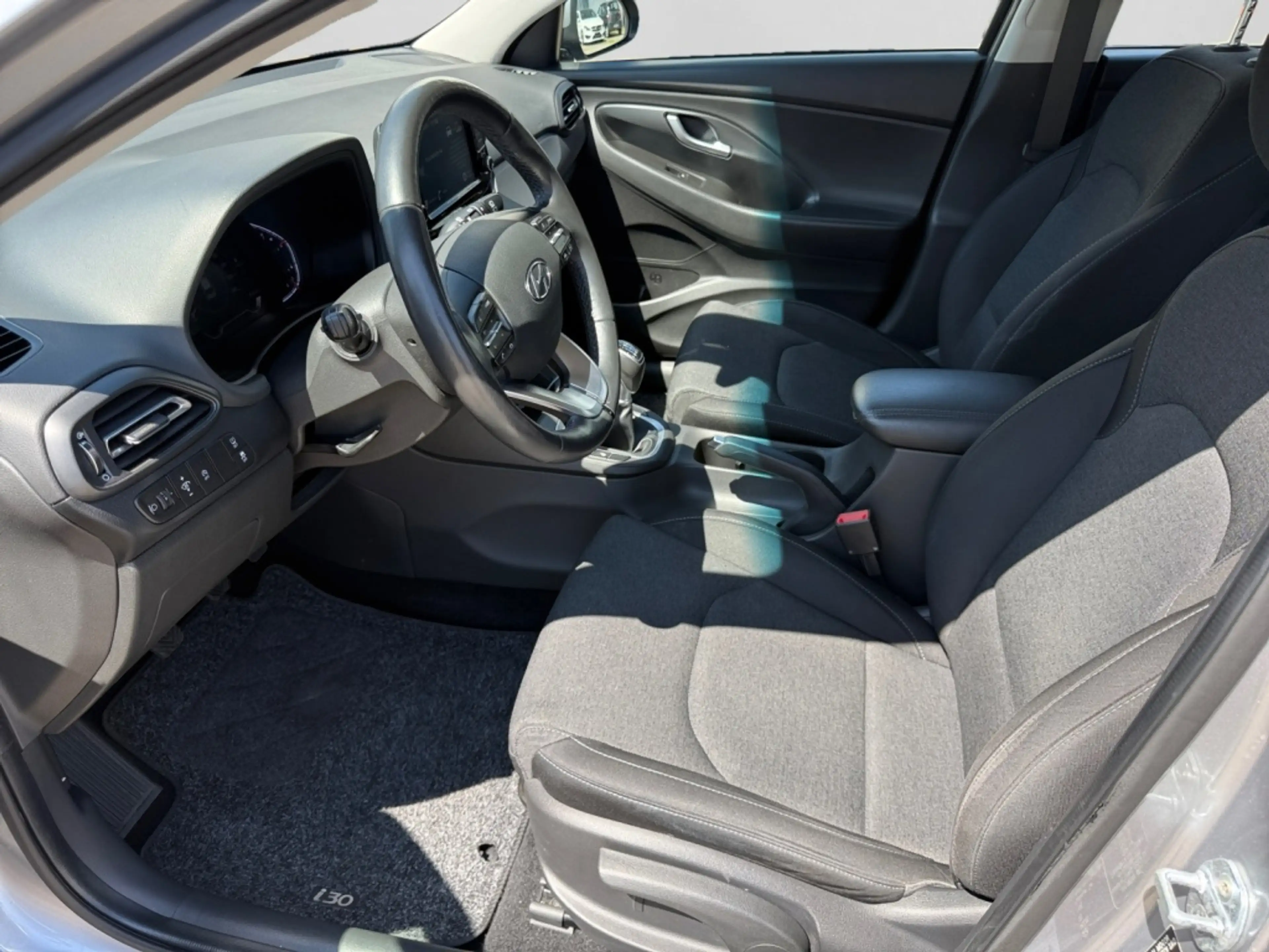 Hyundai i30 1.6 CRDI DCT Trend AUT — photo 10
