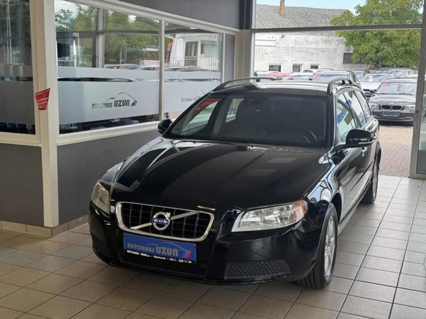 Volvo V70 Kombi Auto. Kinetic T-Leder AHK Gas/Benzin Schwarz - 2