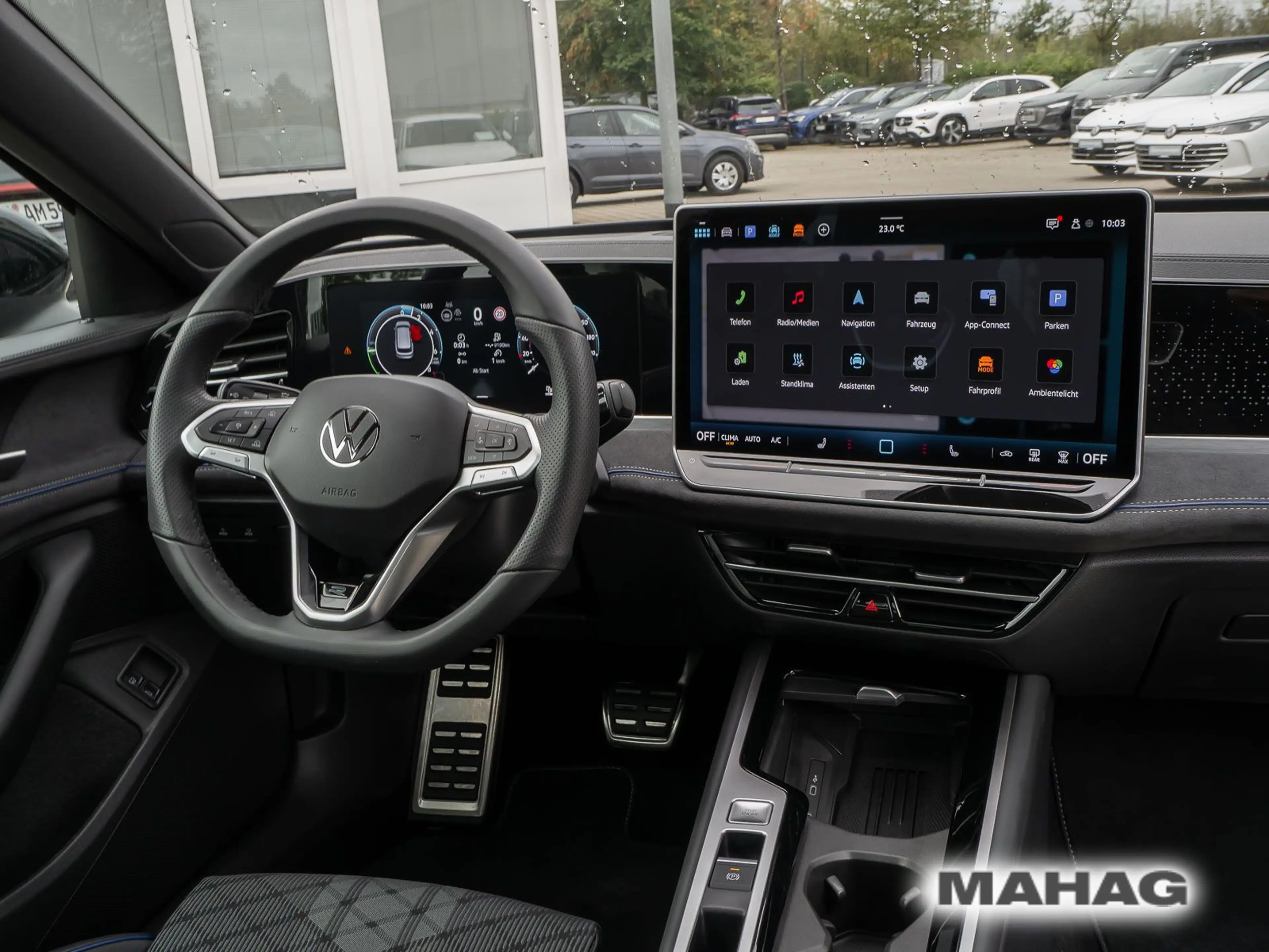 Volkswagen Passat Variant R-Line 1.5 TSI eHybrid IQ.Light I — photo 11