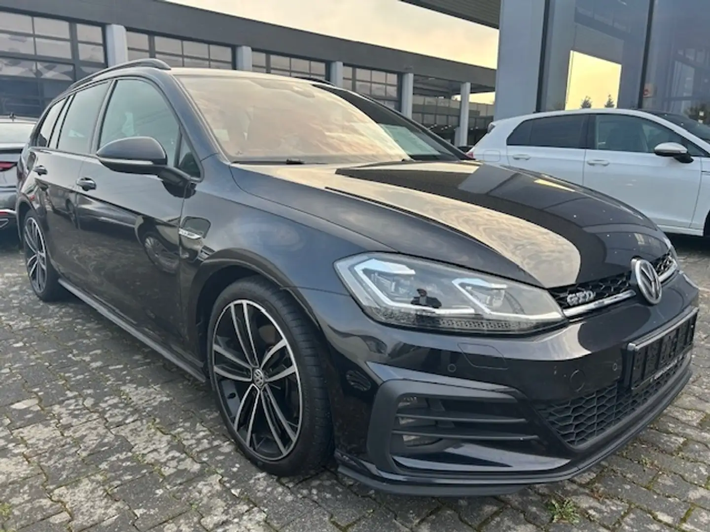 Volkswagen Golf Variant Variant, NP: 40.000 € Schwarz - 2