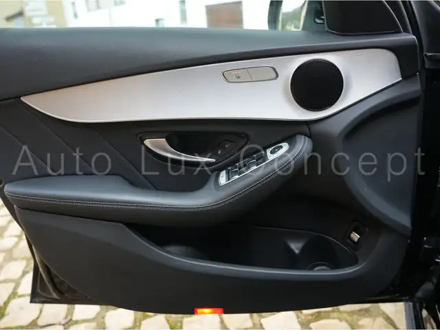 Mercedes-Benz C view 10
