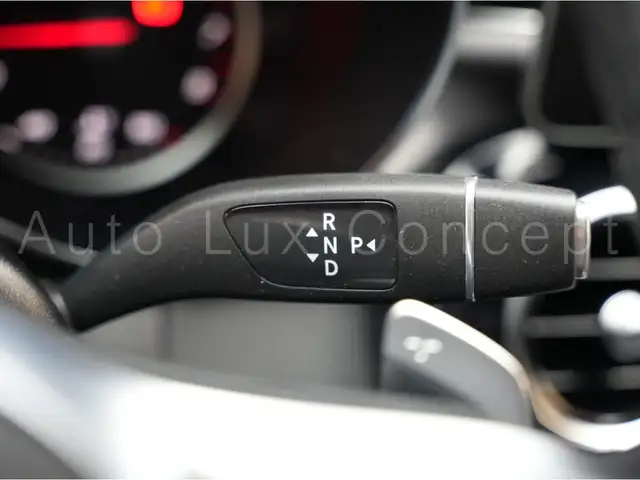 Mercedes-Benz C view 14