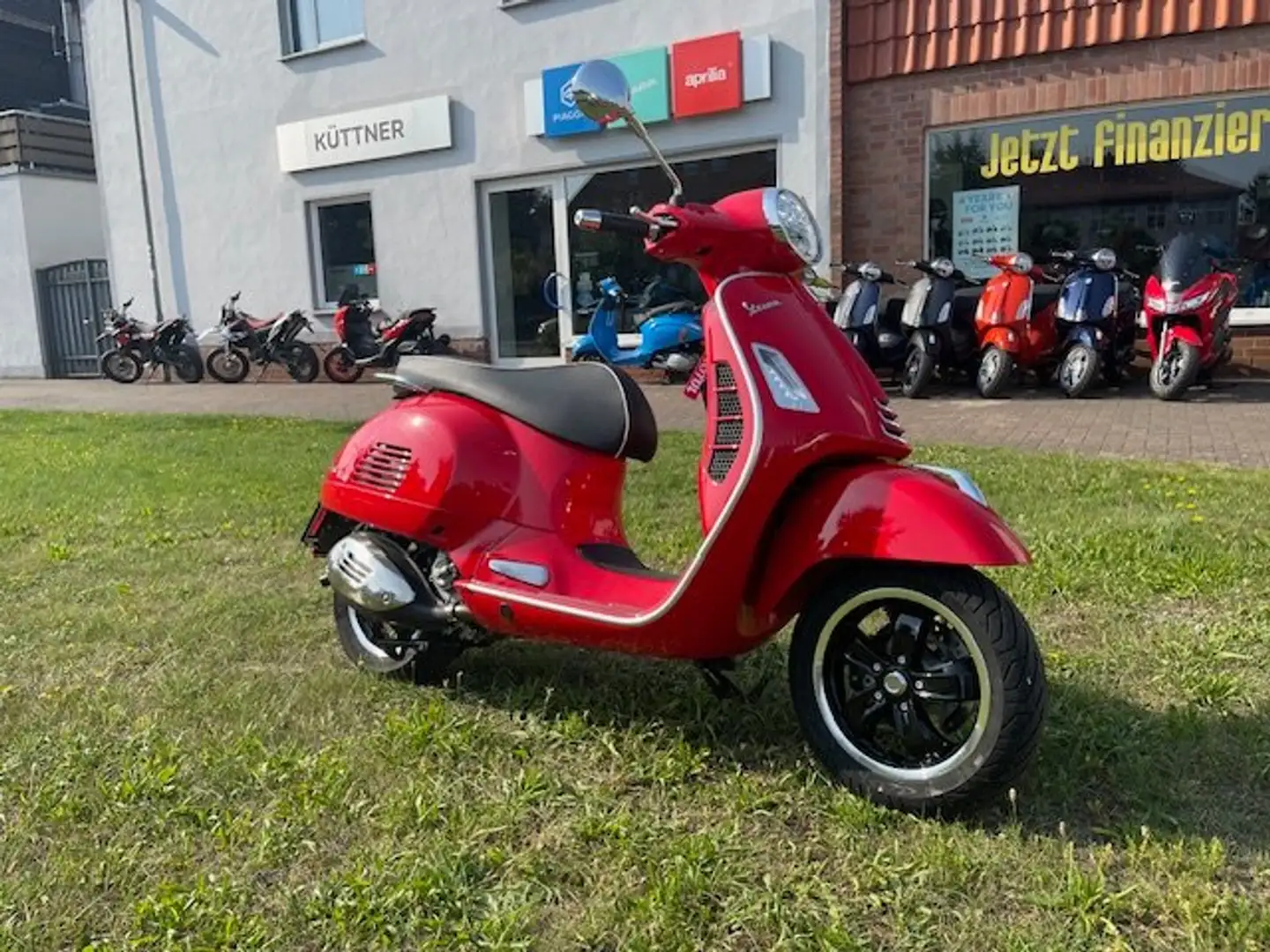 Vespa GTS Super 300 ABS/ASR TOP -- 76Km-- wg Krankheit Rot - 1