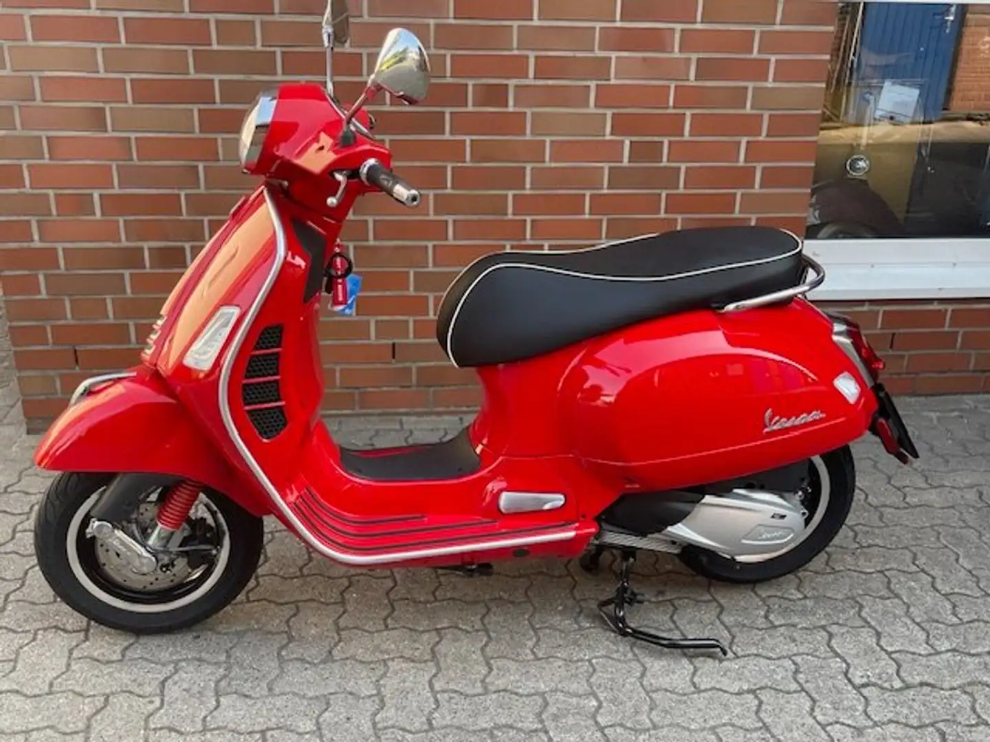 Vespa GTS Super 300 ABS/ASR TOP -- 76Km-- wg Krankheit Rot - 2