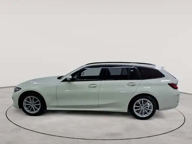BMW 3 Series view 6