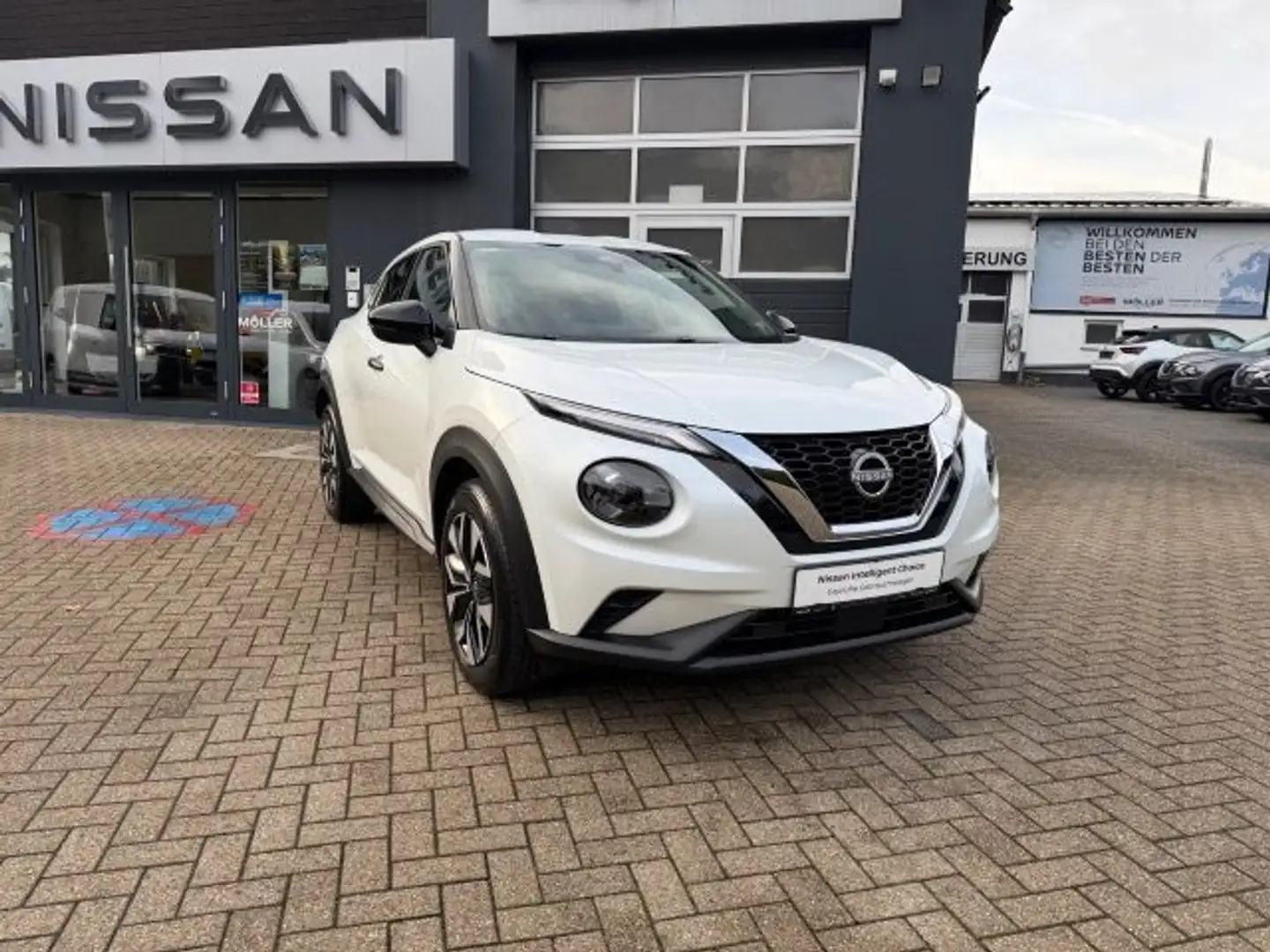 Nissan Juke 1.0 DIG-T Acenta Navi Kamera LED SH AAC CP Weiß - 2