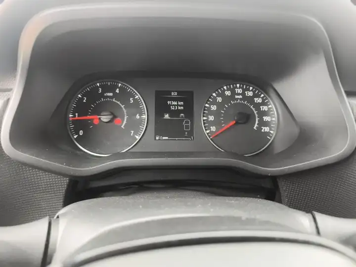 Renault Trafic 2022, foto 10