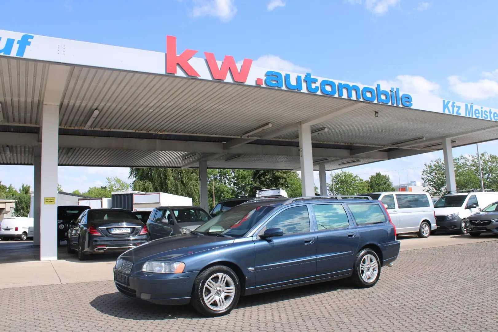 Volvo V70 Kombi D5 AWD Momentum,Xenon,Leder,Navi,AHK Bleu - 1