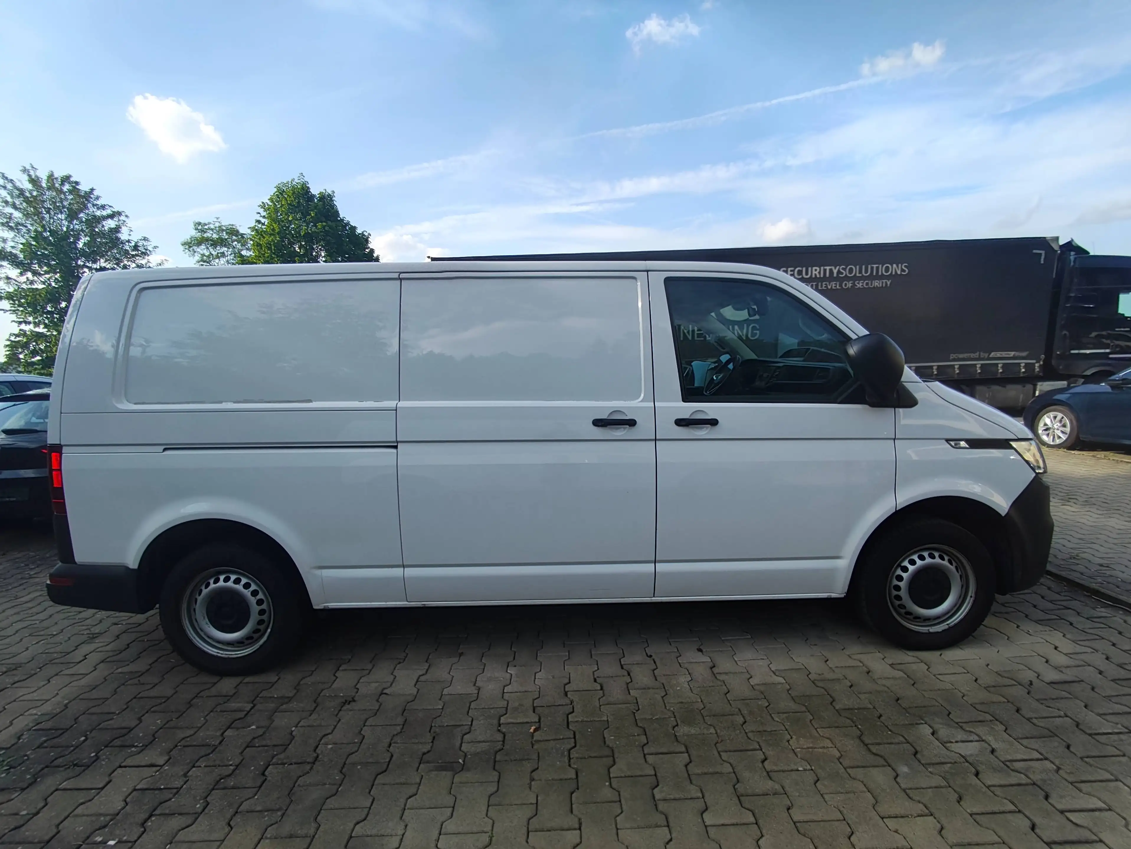 Volkswagen T6.1 Transporter lang /Automatik/DAB/AppConect/ACC/MFL/Light Ass — photo 11