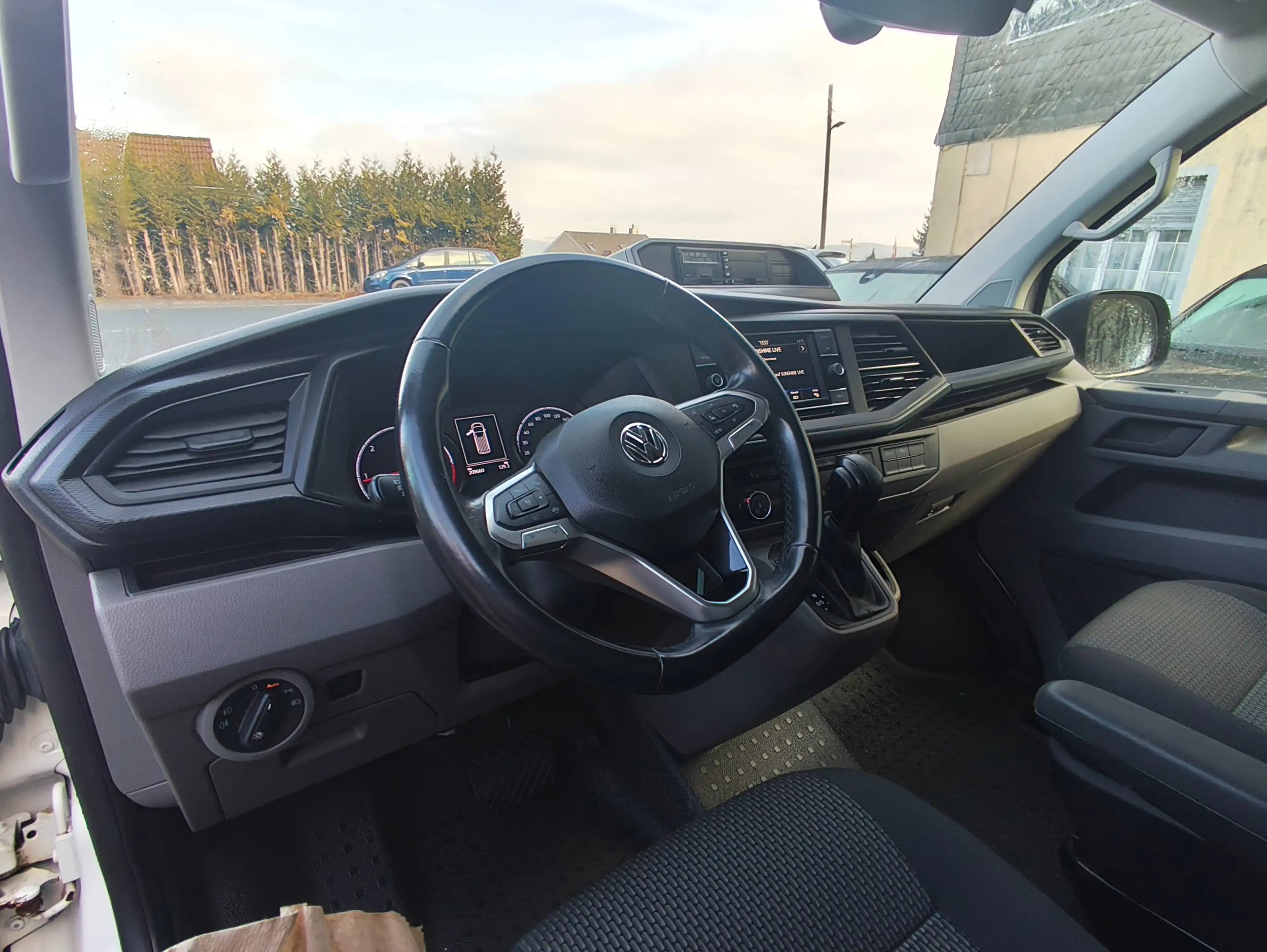 Volkswagen T6.1 Transporter lang /Automatik/DAB/AppConect/ACC/MFL/Light Ass — photo 14