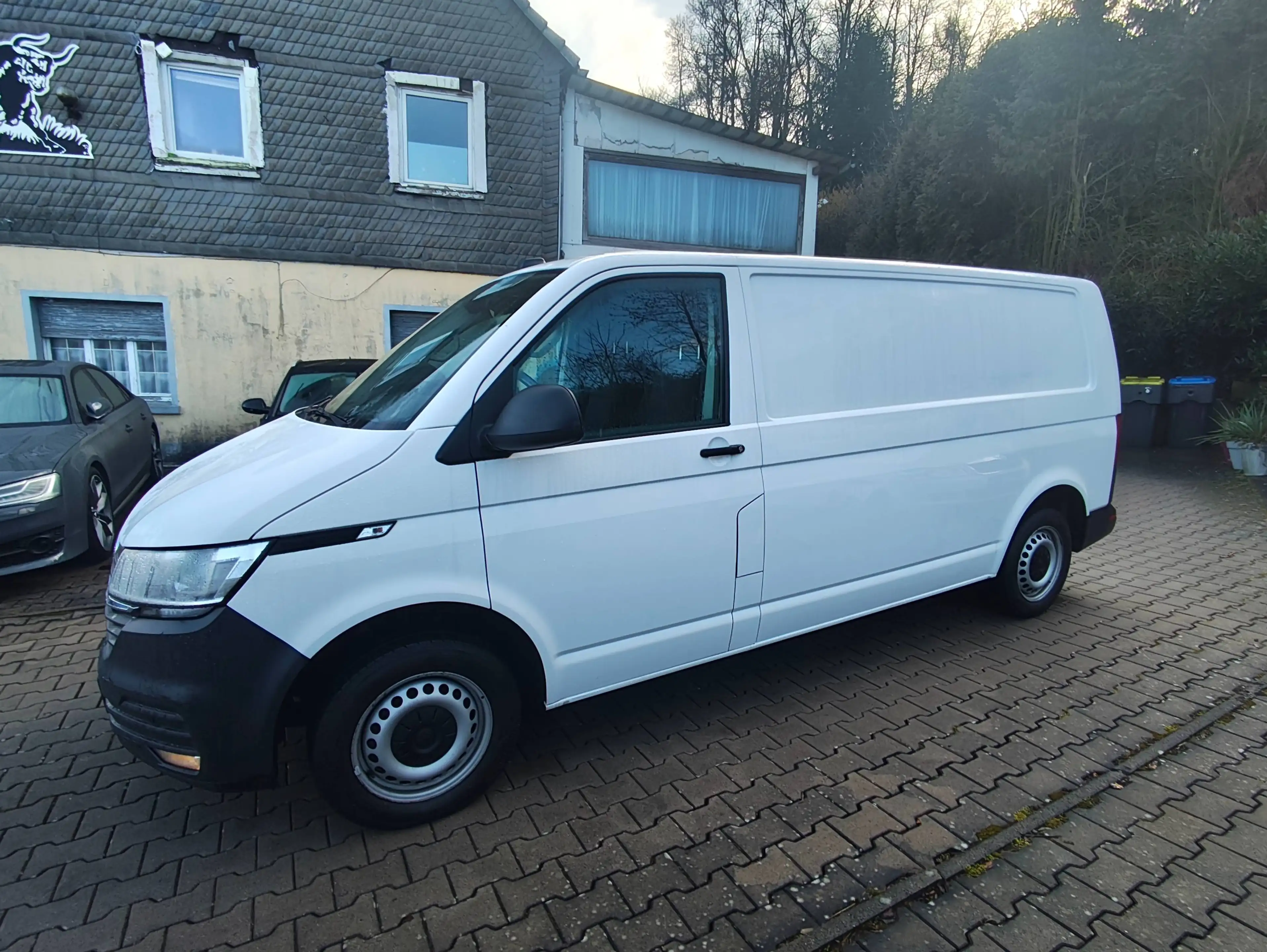 Volkswagen T6.1 Transporter lang /Automatik/DAB/AppConect/ACC/MFL/Light Ass