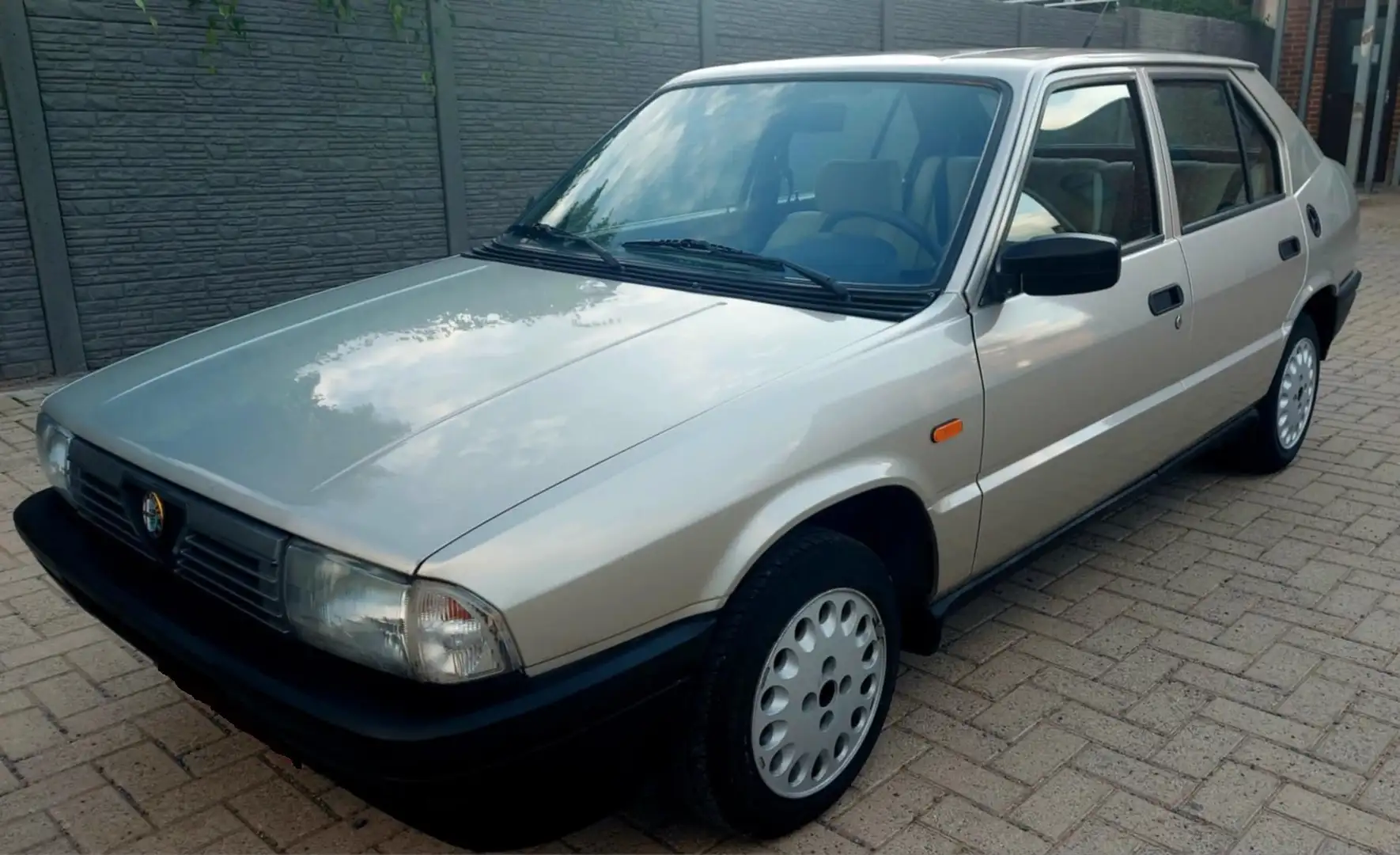 Alfa Romeo 33 1300 S Zlatá - 1