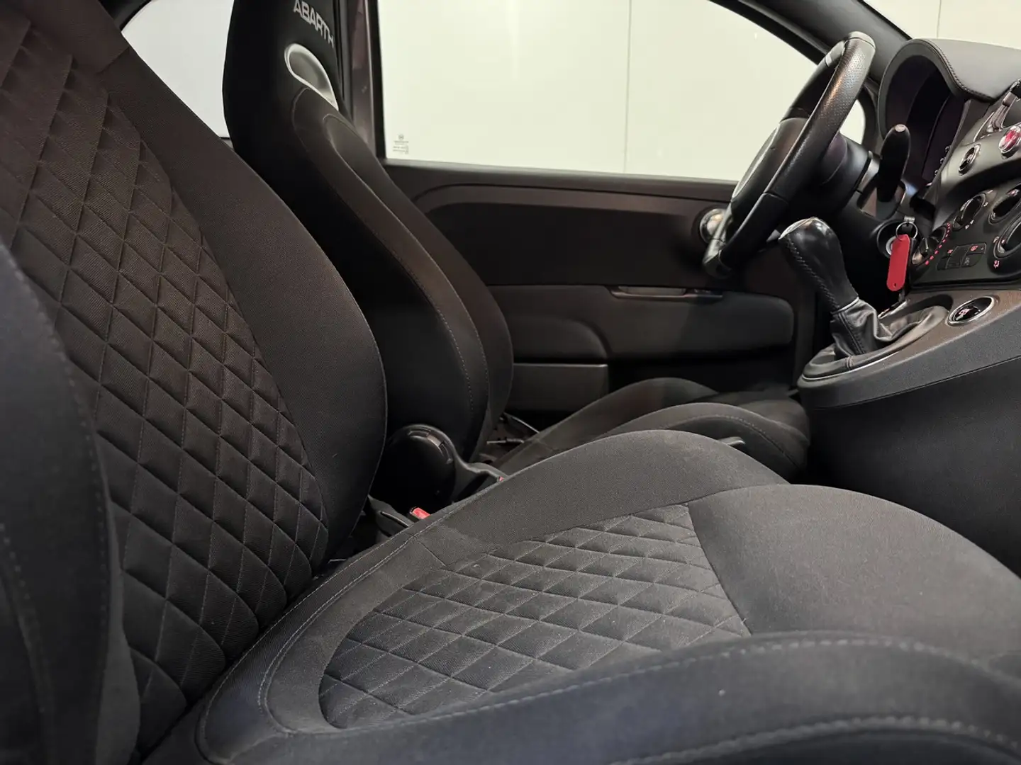 Fiat 595 Abarth 1.4 Benzine Man. 163 pk- Xenon - Topstaat! Grijs - 2