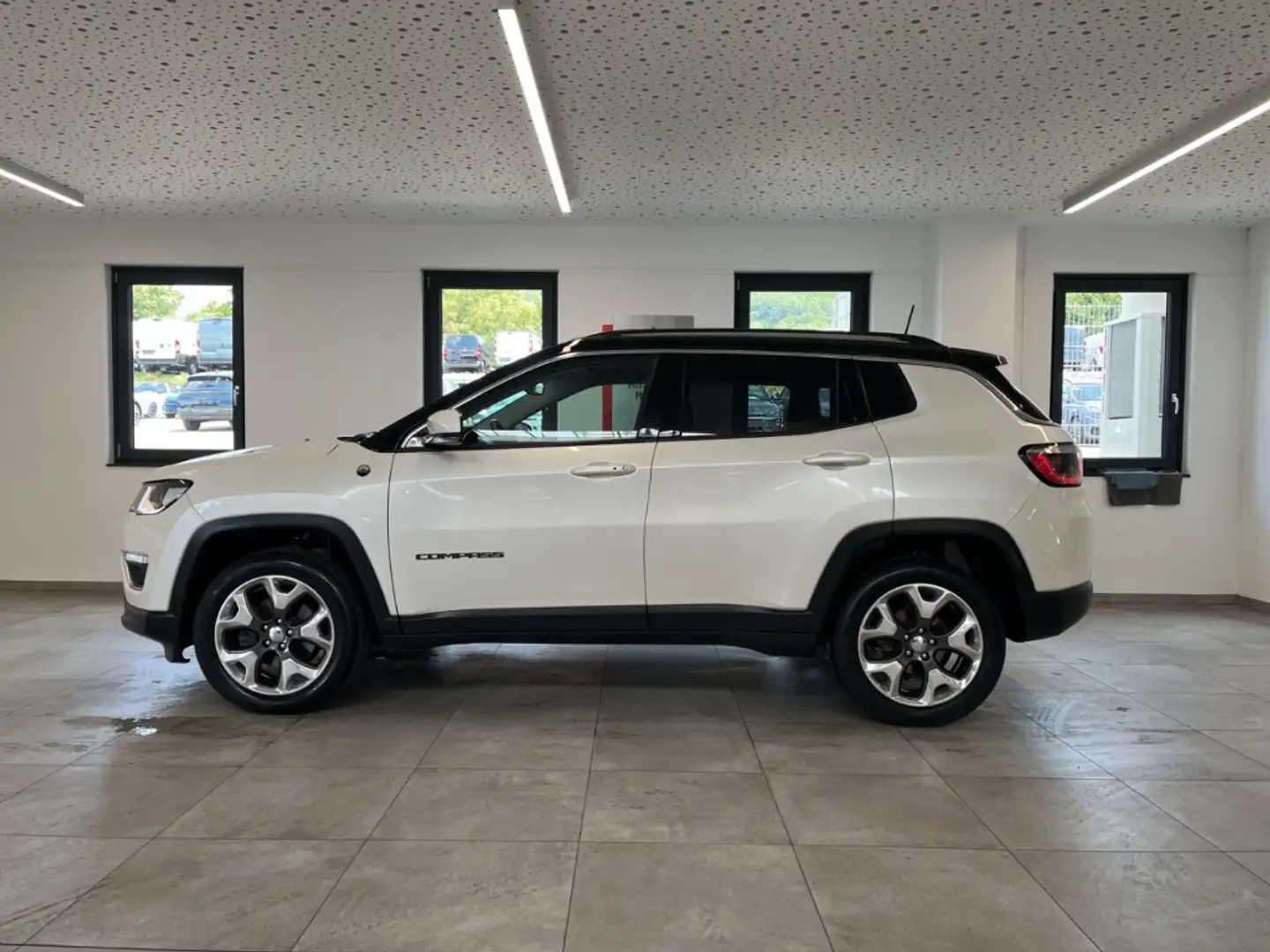 Jeep Compass 1.4 MultiAir 4WD Navi Touch Klima Tempomat Weiß - 2
