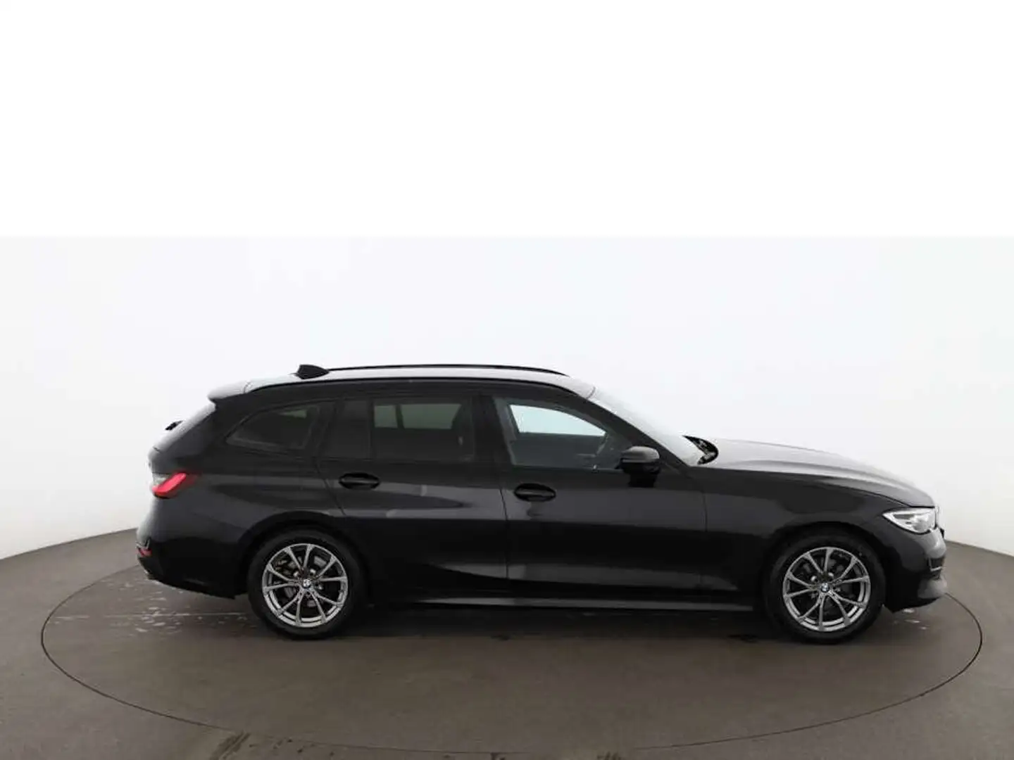 BMW 320 d Touring Sport Line Aut LED RADAR NAVI LEDER Schwarz - 2