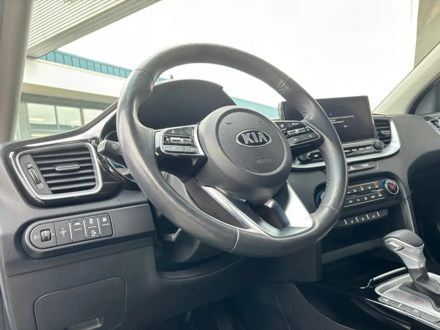 Kia XCeed 1.6 GDI PHEV EXCLUSIVE AUTOMAAT AIRCO NAVI PDC-CAM Blanc - 2