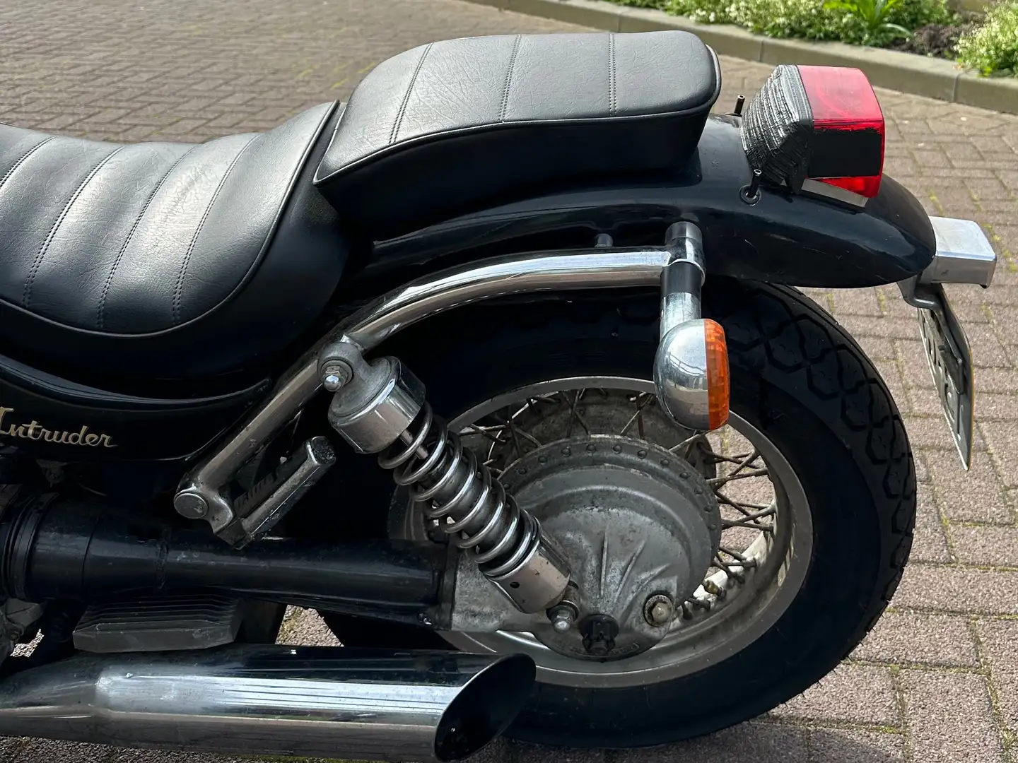 Suzuki Intruder C VS700 Noir - 2