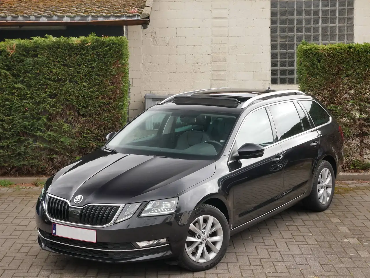 Skoda Octavia Octavia CNG 1.5 TGI DSG *PANO*LEDER*CARPLAY* — photo 1 of 15