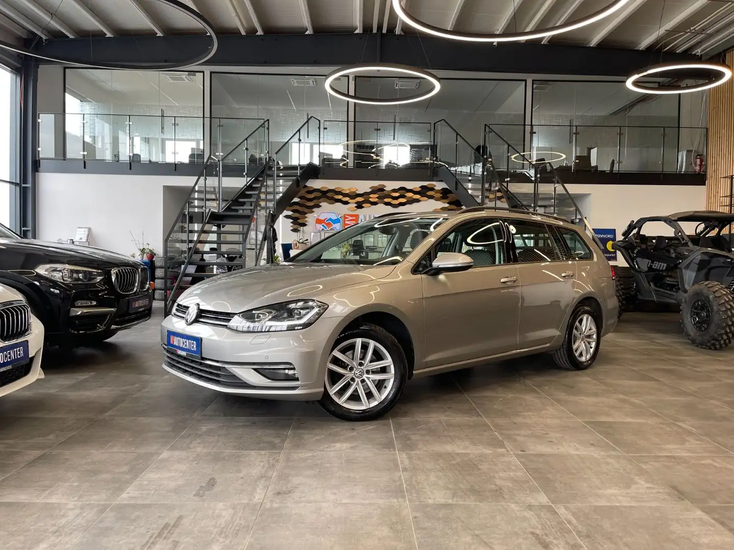Volkswagen Golf VII Variant *ACC*NAVI*SHZ*PDC*LED*TOUCH* Silber - 1
