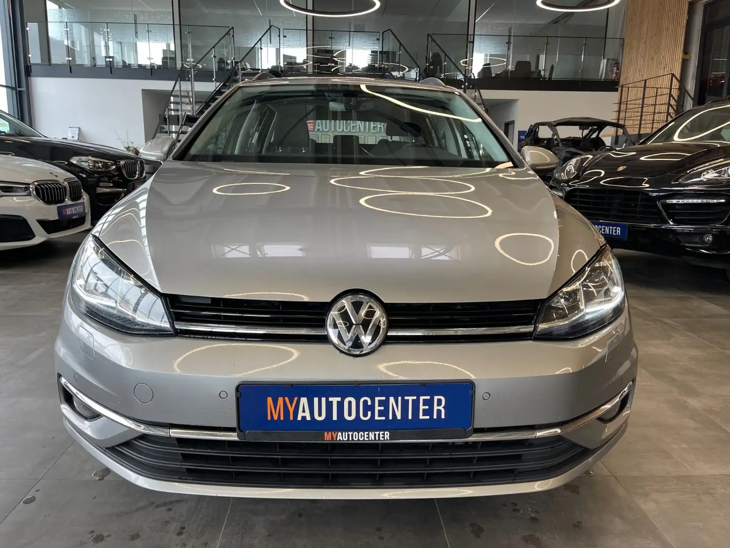 Volkswagen Golf VII Variant *ACC*NAVI*SHZ*PDC*LED*TOUCH* Silber - 2
