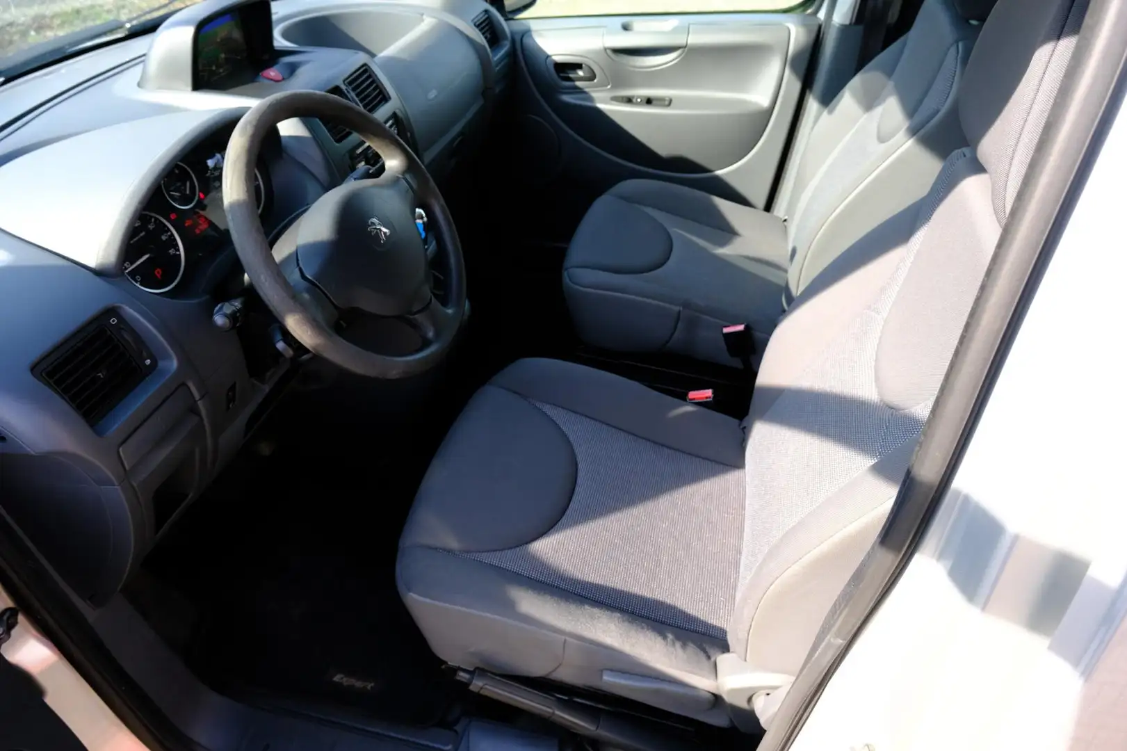 Peugeot Expert 229 2.0 HDI 163pk L2H1DC Profit+ 5-pers Aut. Navi| Grijs - 2