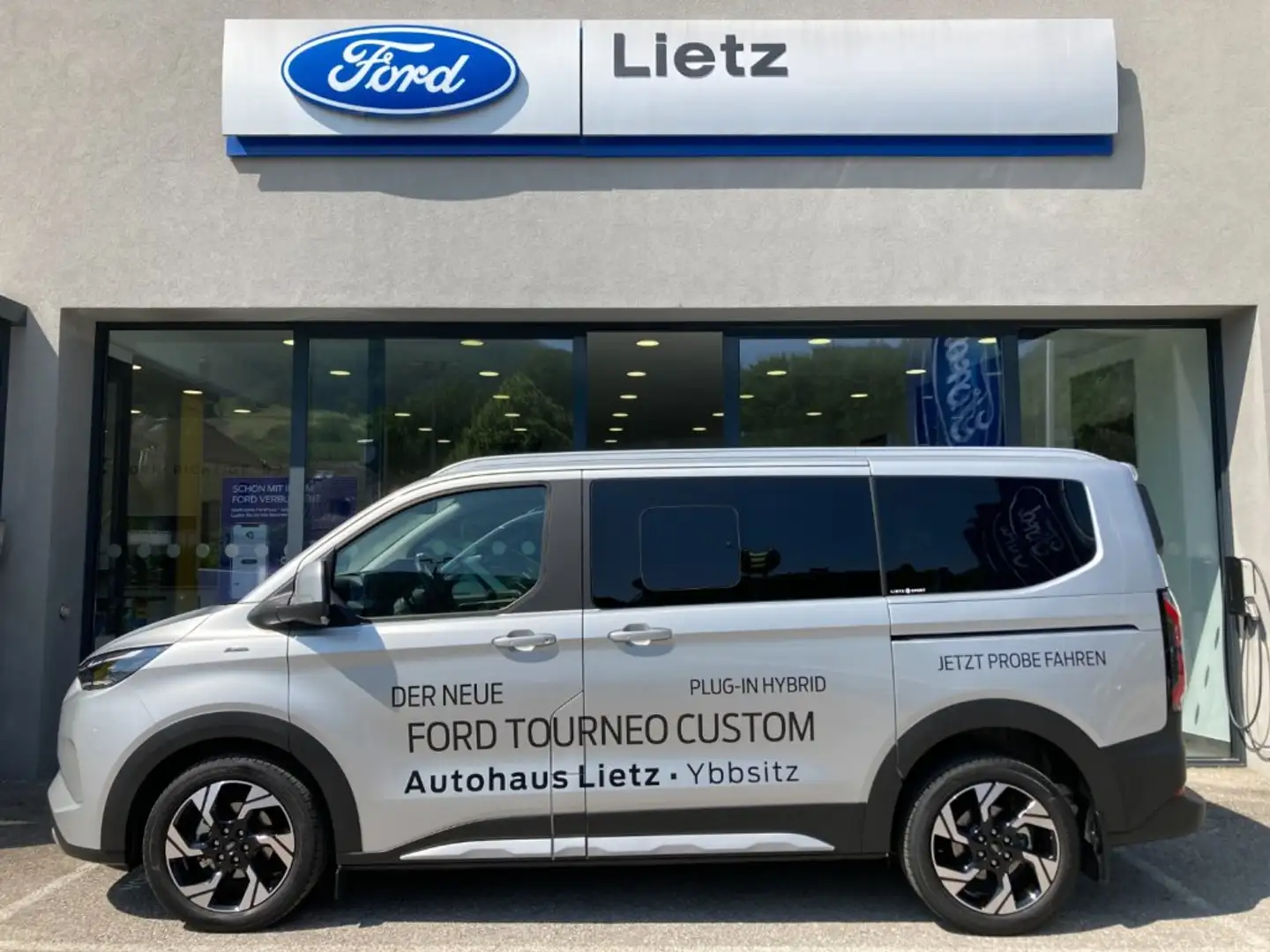 Ford Tourneo Custom Active L1 2,5Duratec PHEV Zilver - 1