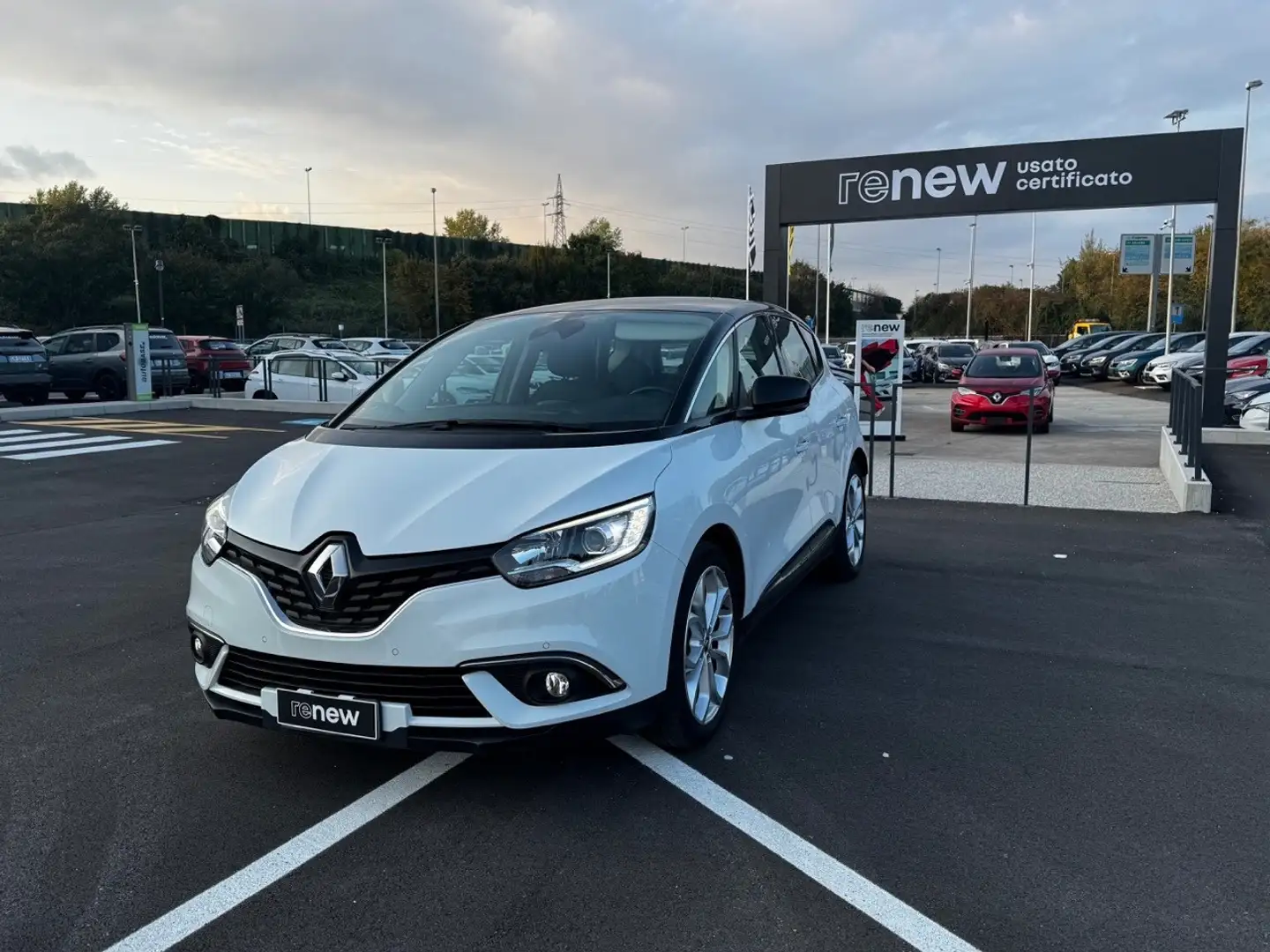 Renault Scenic Scénic Blue dCi 120 CV EDC Sport Edition2 Bílá - 1