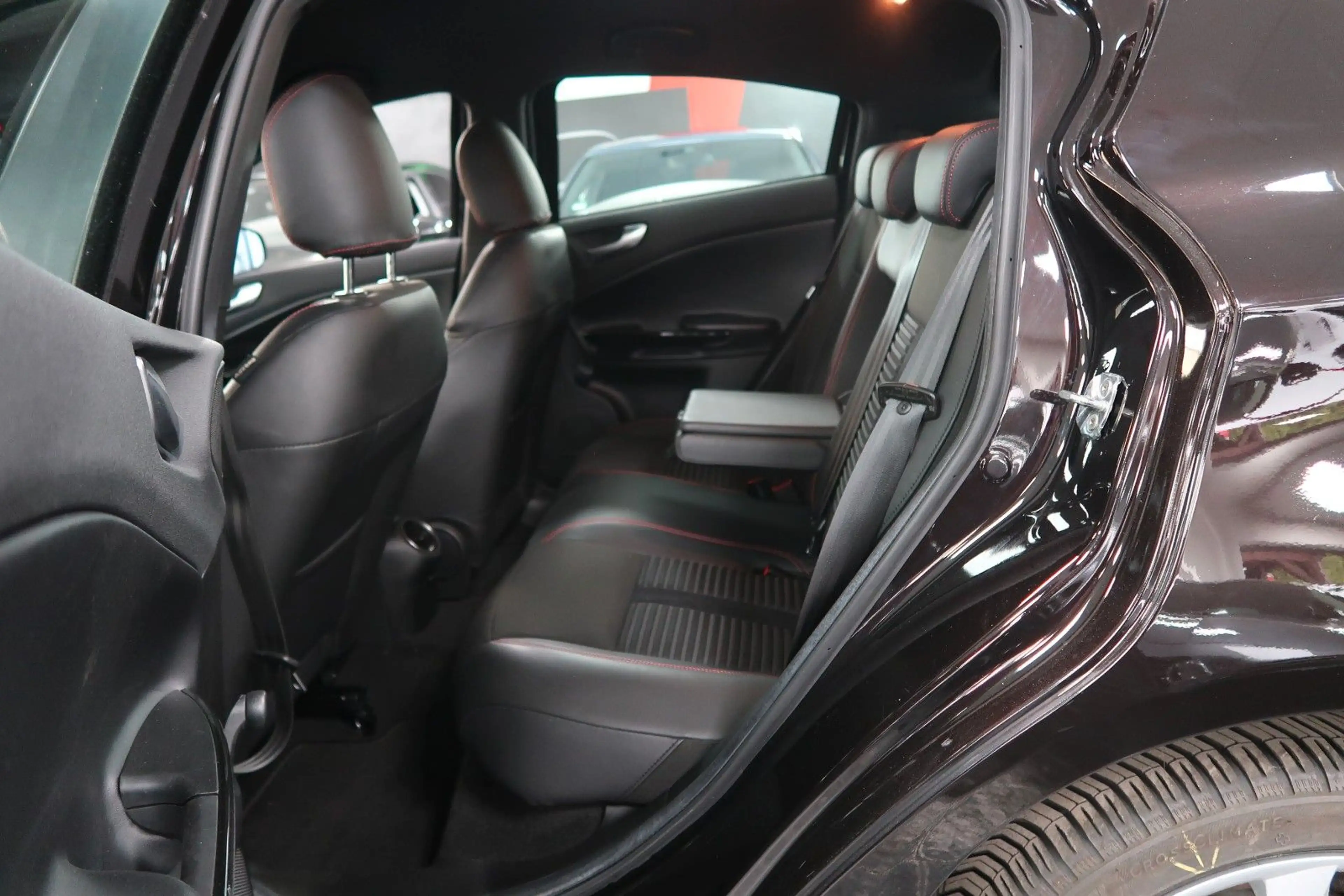 Alfa Romeo Giulietta Turismo 1.4 TB 16V MultiAir* TÜV-Neu* — photo 12