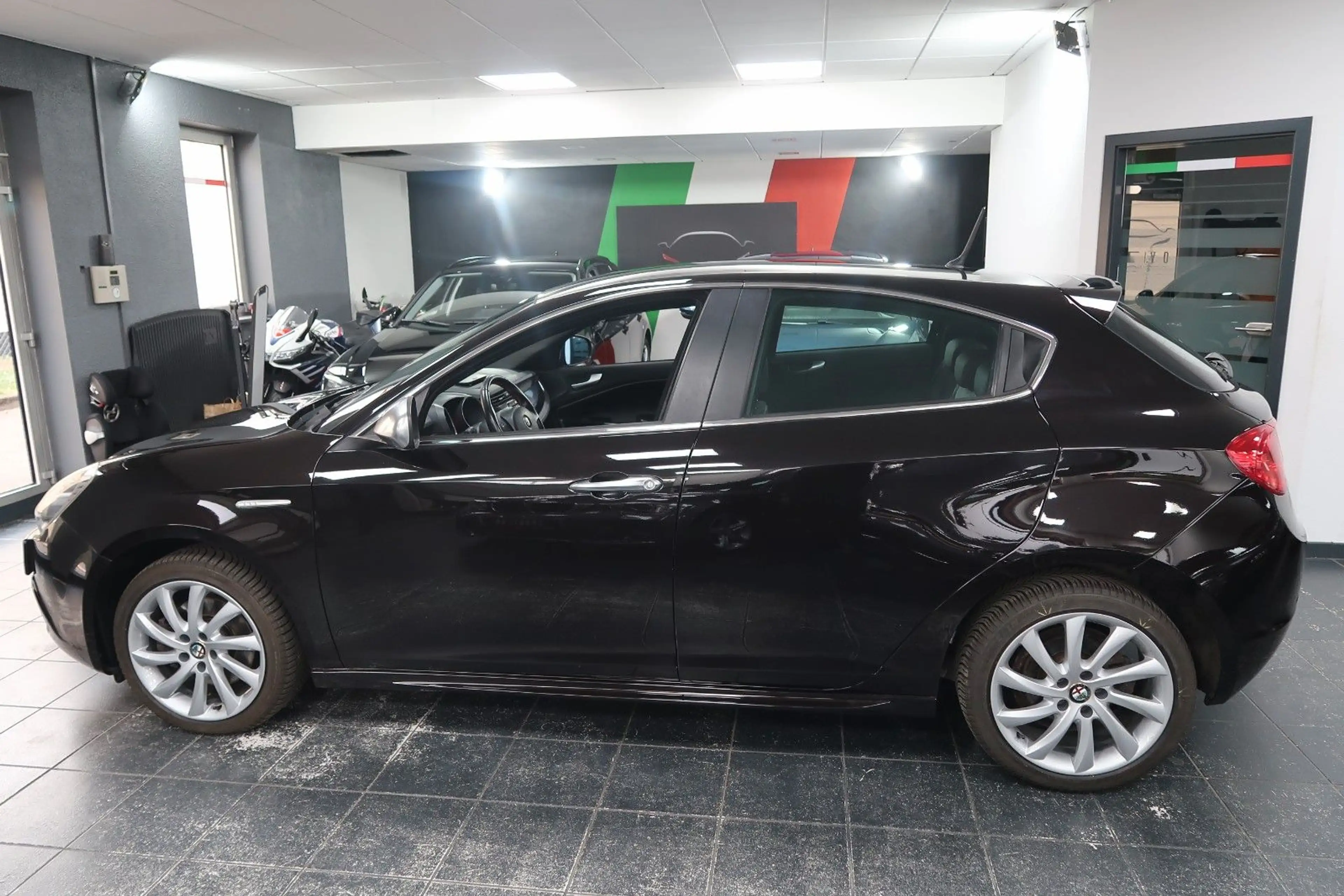 Alfa Romeo Giulietta Turismo 1.4 TB 16V MultiAir* TÜV-Neu* — photo 7