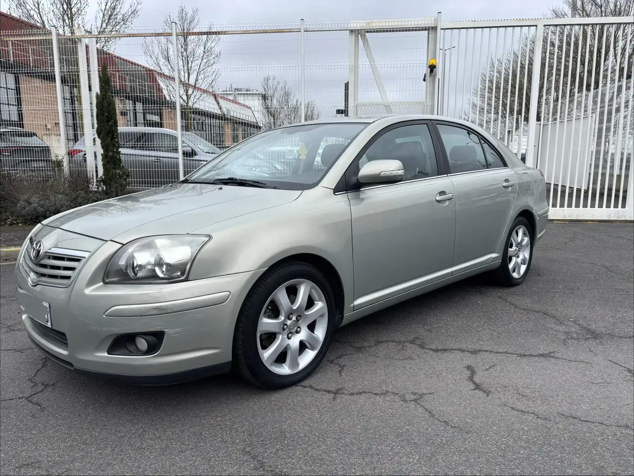 Toyota Avensis MC 126 D-4D LinÃ©a TECHNO Pack
