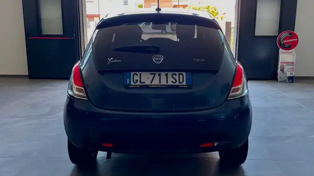 Lancia Ypsilon view 5