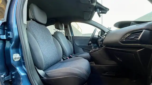 Lancia Ypsilon view 10