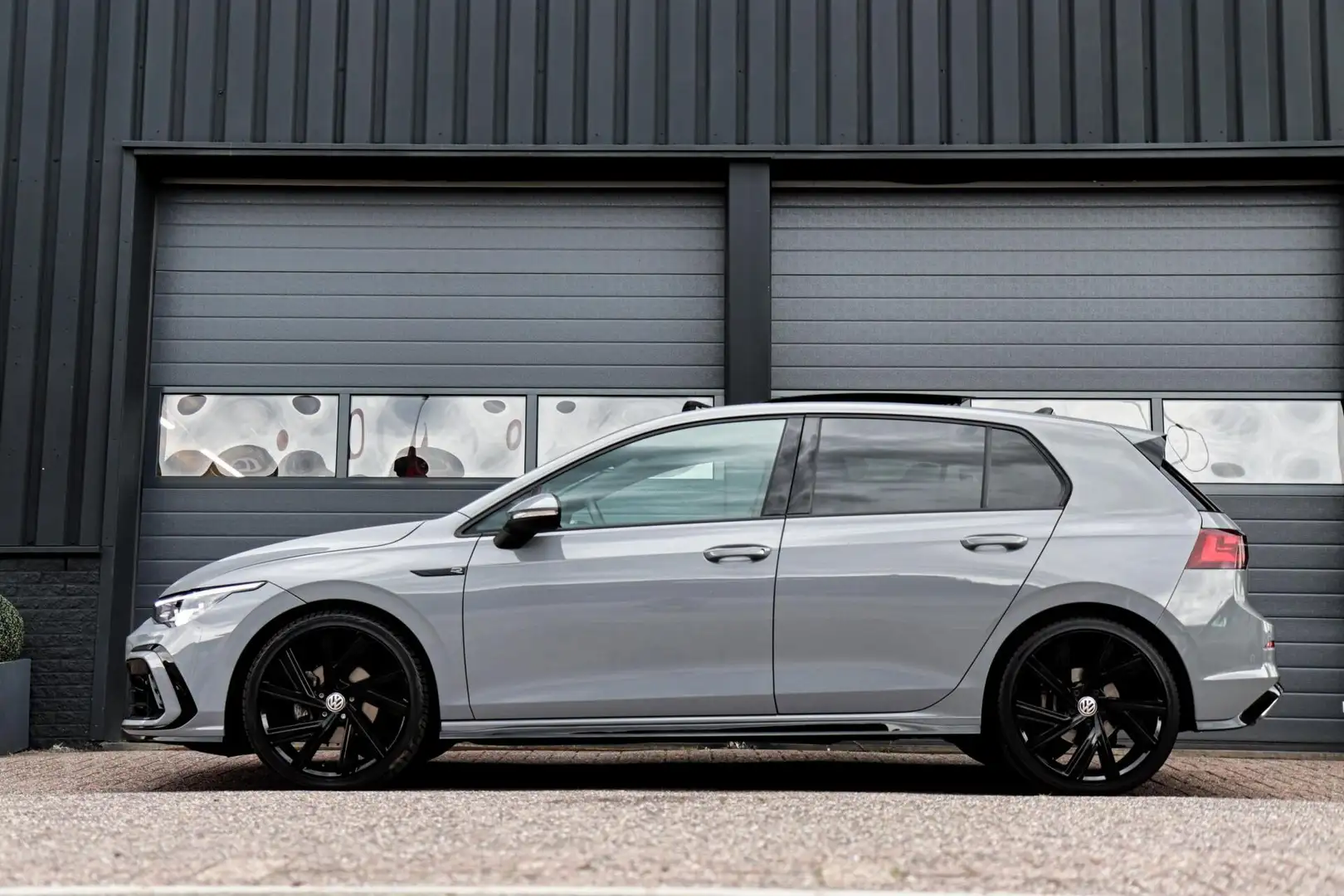 Volkswagen Golf 1.5 eTSI 3x R-Line /IQ-LIGHT/PANODAK/STOELVERW./CA Grigio - 2