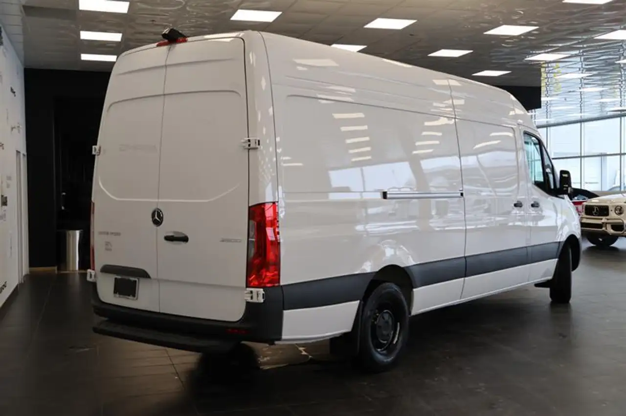 Mercedes-Benz Sprinter снимка Mercedes-Benz Sprinter
