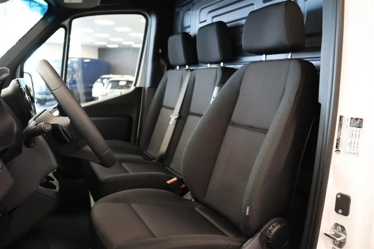 Mercedes-Benz Sprinter снимка Mercedes-Benz Sprinter