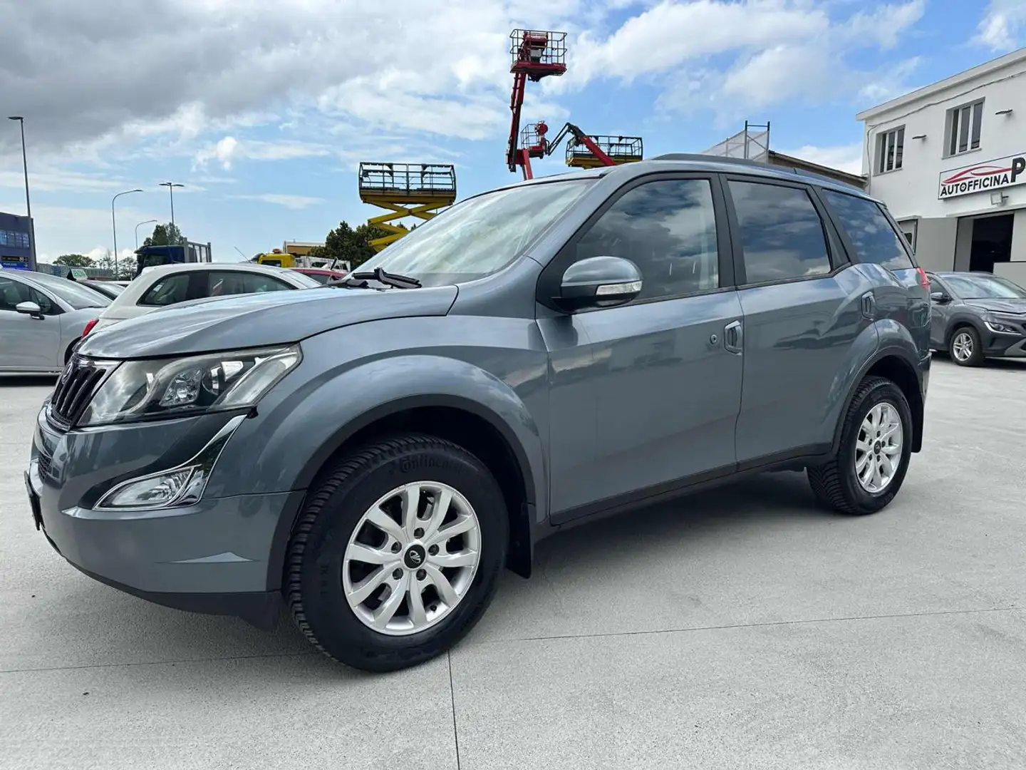 Mahindra XUV500 2.2 16V AWD W8 4x4 Grey - 1