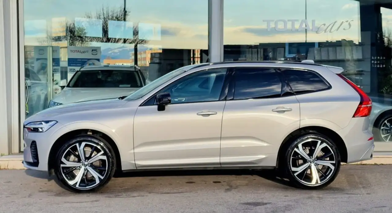 Volvo XC60 B4 (d) AWD automatico Plus Dark, миниатюра 5