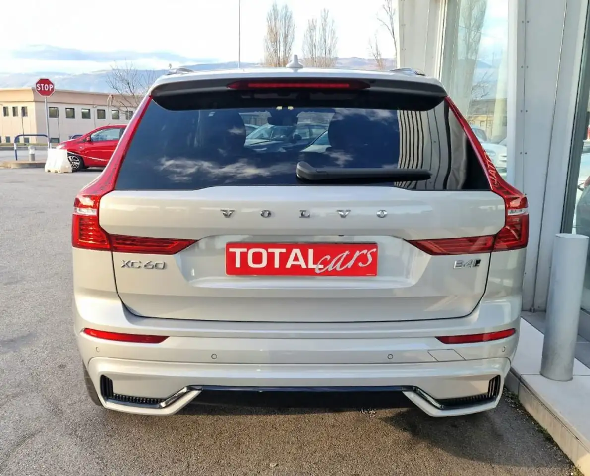 Volvo XC60 B4 (d) AWD automatico Plus Dark, миниатюра 8