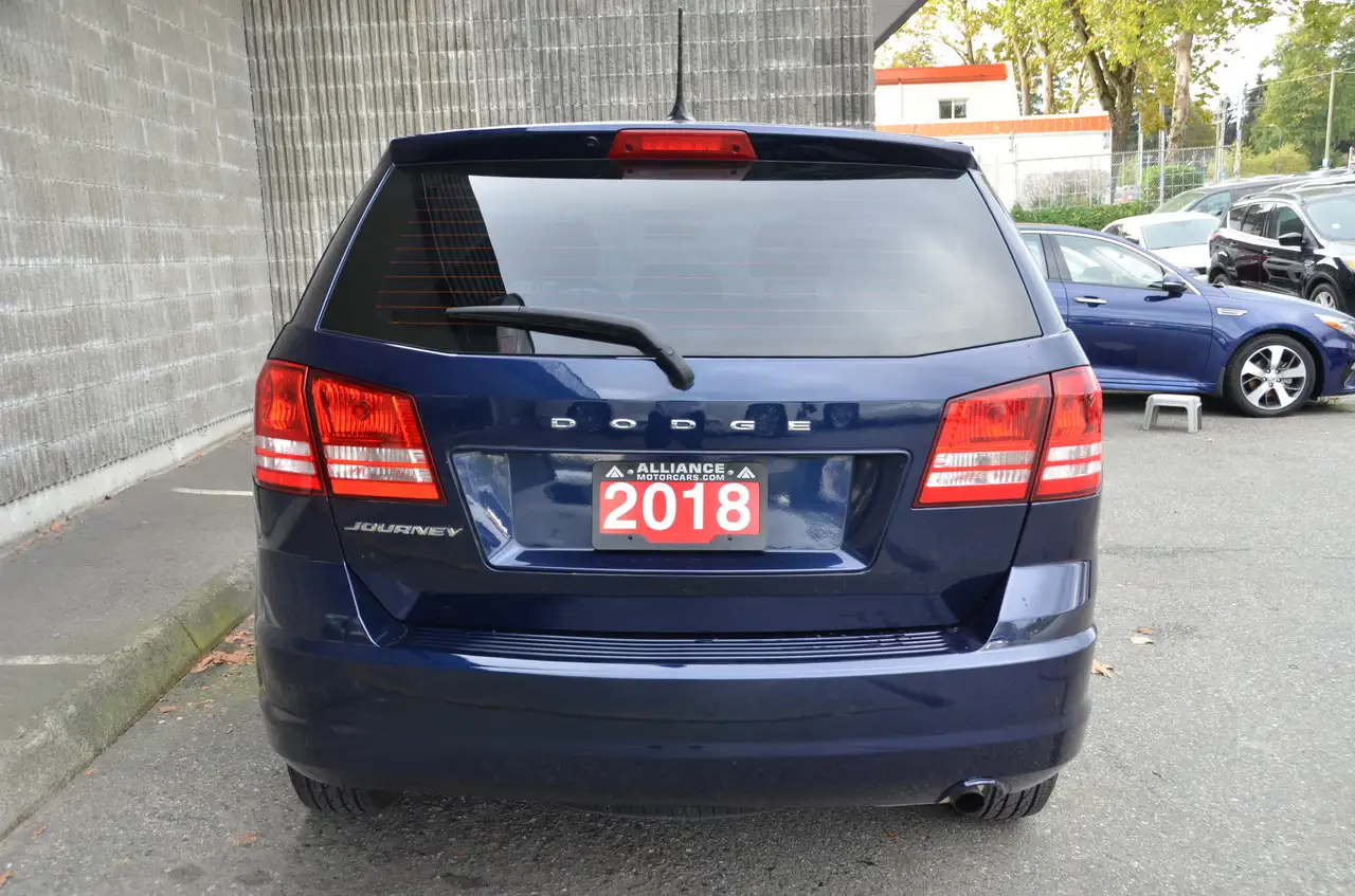 Dodge Journey снимка Dodge Journey