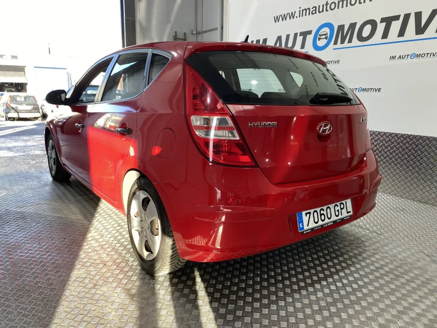 Hyundai i30 1.4 Comfort Rojo - 2