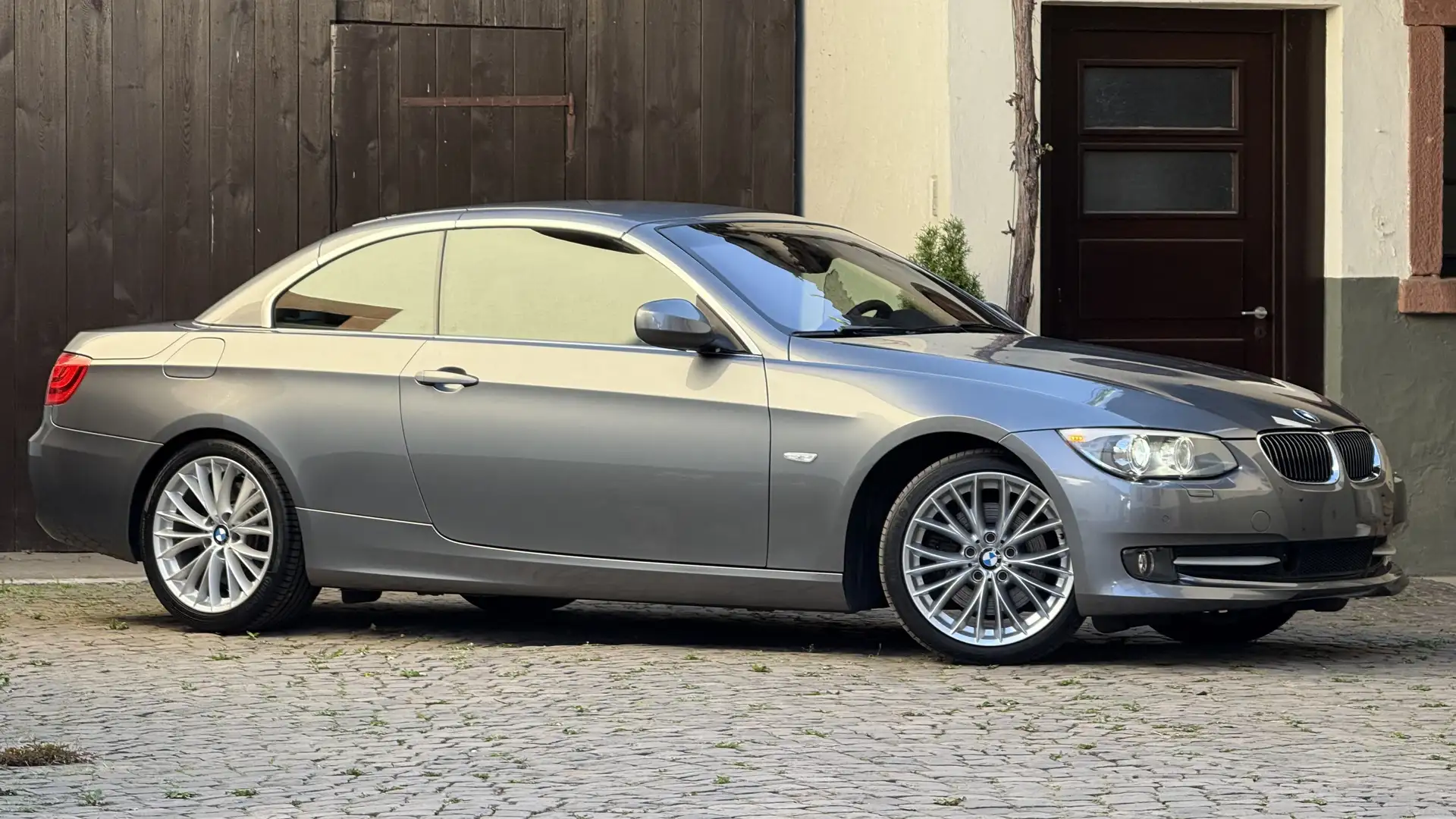 BMW 330 330d LCI Facelift aus seriösem Vorbesitz Grau - 2