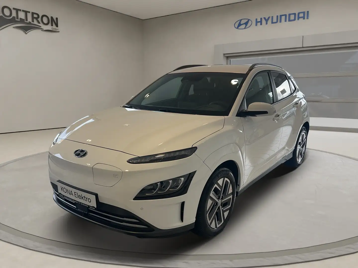 Hyundai KONA Trend Elektro 2WD inkl. Assistenz-Paket Weiß - 2