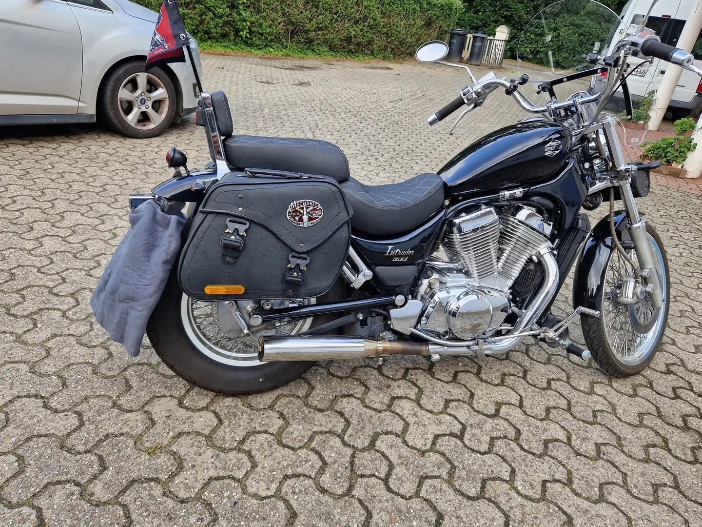 Suzuki Intruder C Vs 800 GLP Schwarz - 1