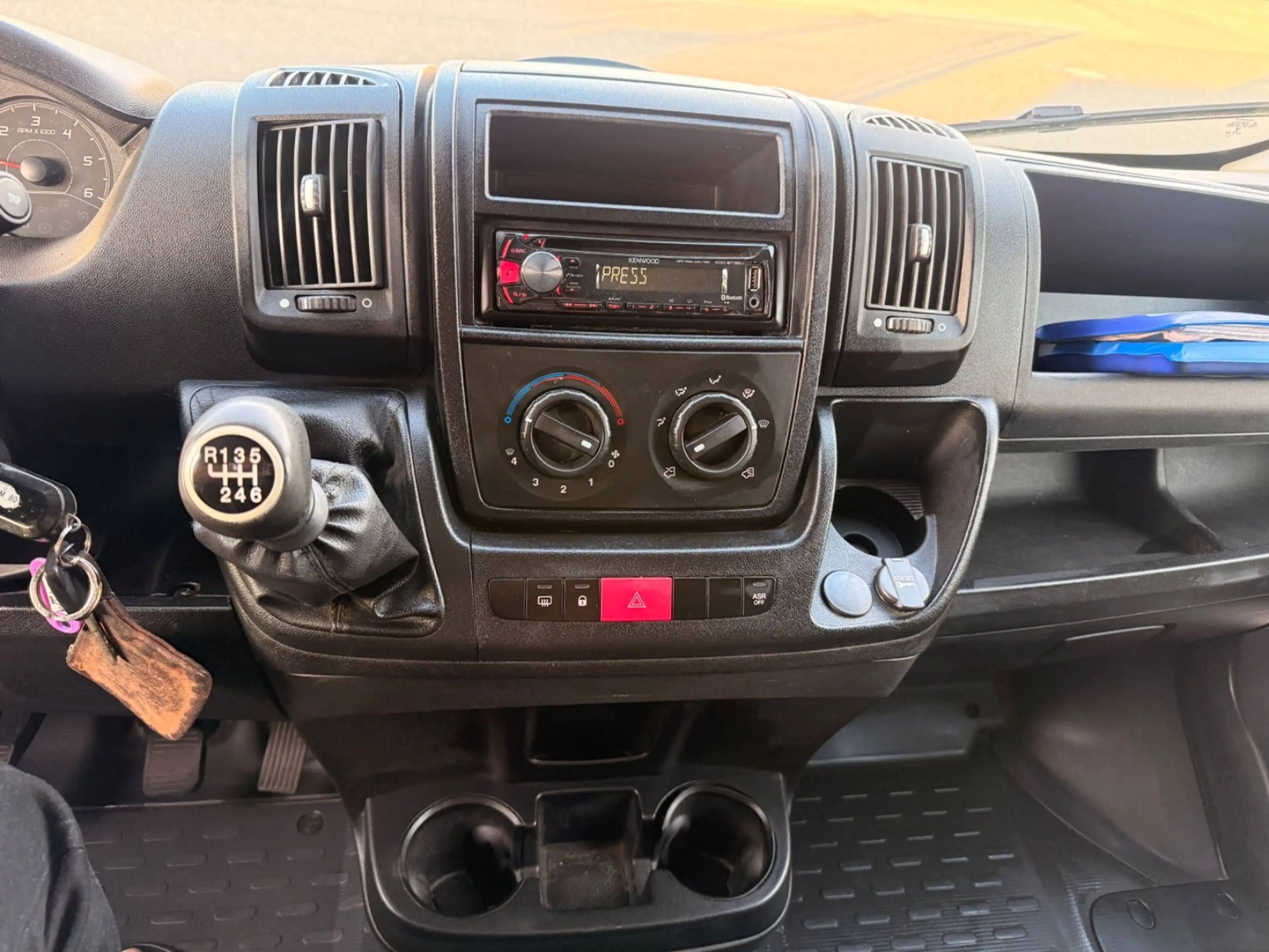 Fiat Ducato Maxi Kasten 35 150 L5H2 TüV 06/27 AHK 3t — photo 13