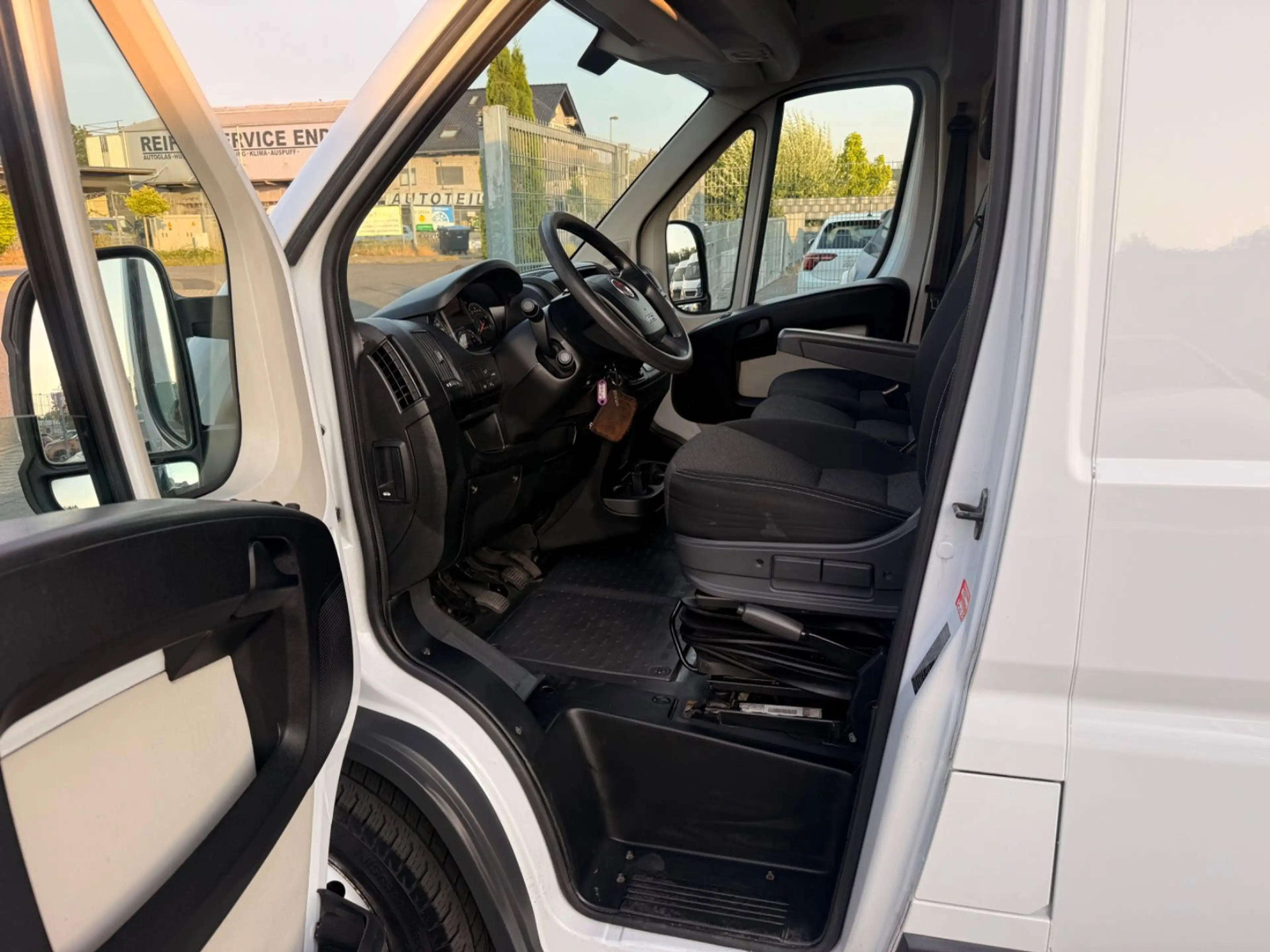 Fiat Ducato Maxi Kasten 35 150 L5H2 TüV 06/27 AHK 3t — photo 10