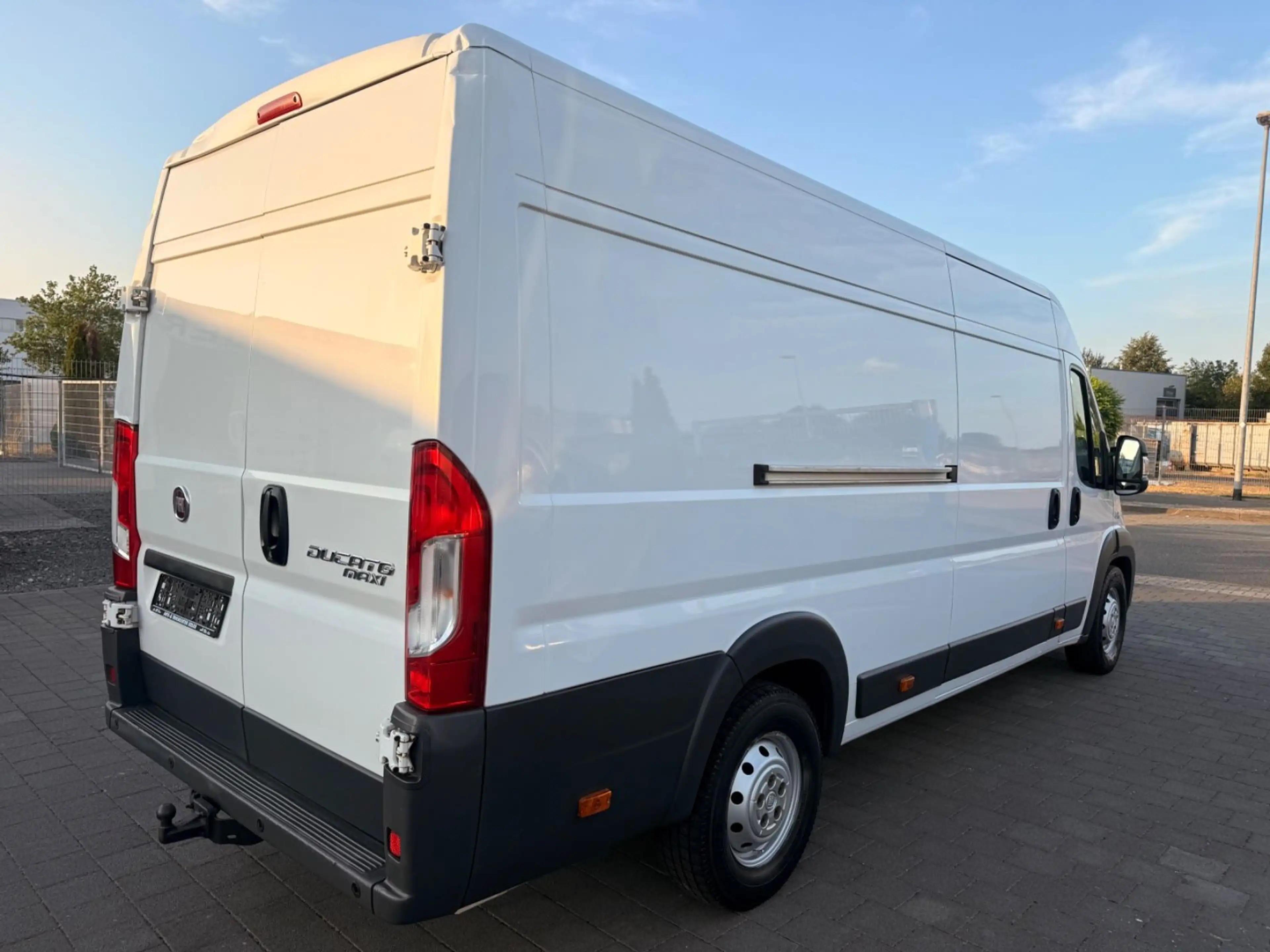 Fiat Ducato Maxi Kasten 35 150 L5H2 TüV 06/27 AHK 3t — photo 4