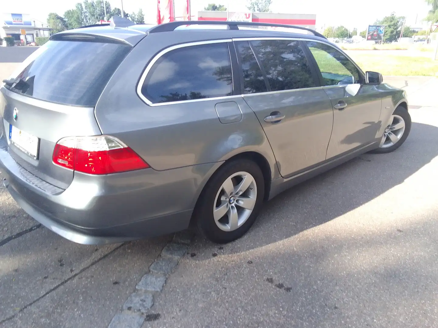BMW 520 BMW 520d Touring,NaviProf,Xen,Sportsitze,Gepflegt Grau - 2