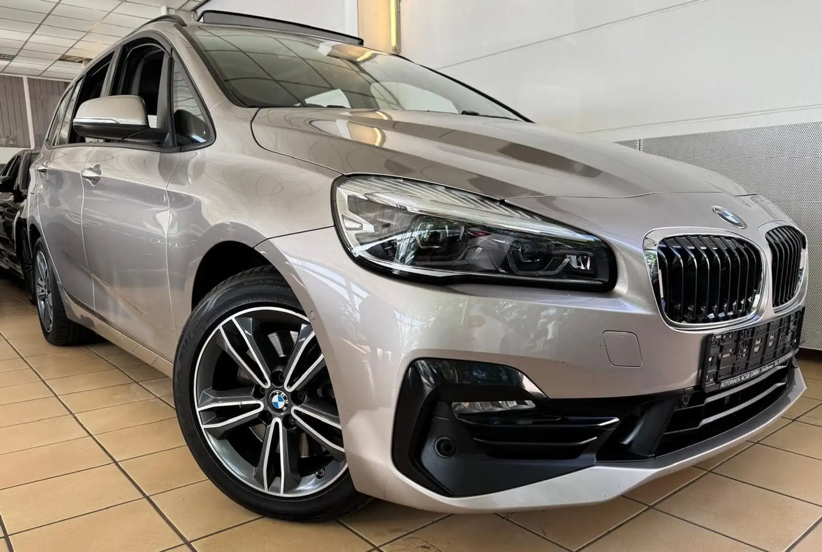 BMW 220 220 d xDrive 7-Sitzer LED Kamera Key-Go Sport Line Argent - 1