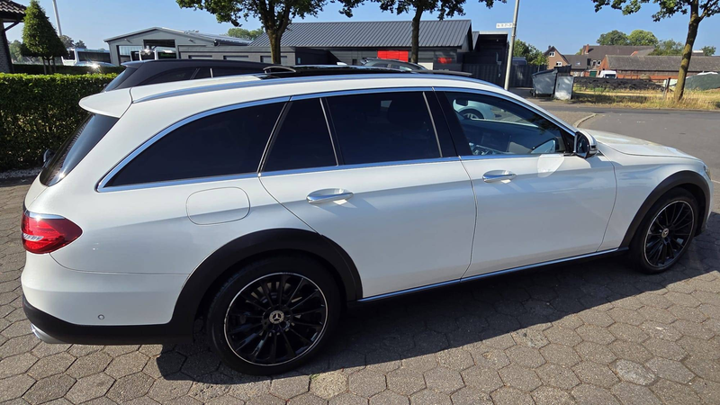Mercedes-Benz E 350 E 350 d 4Matic All-Terrain Widescreen Leder Panorama — photo 3